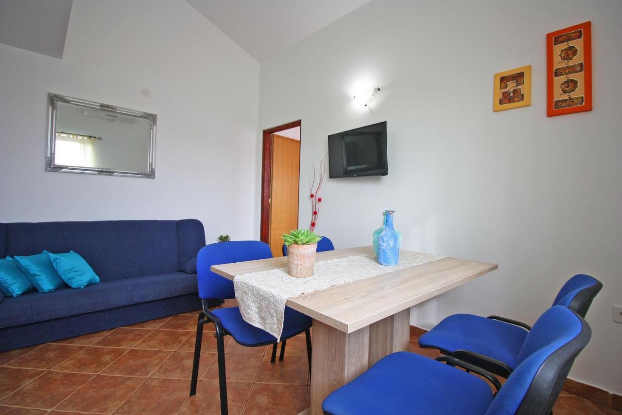 Brijunisol - 3 Apartments Top Position Near The Beautiful Beach Fazana Exterior photo