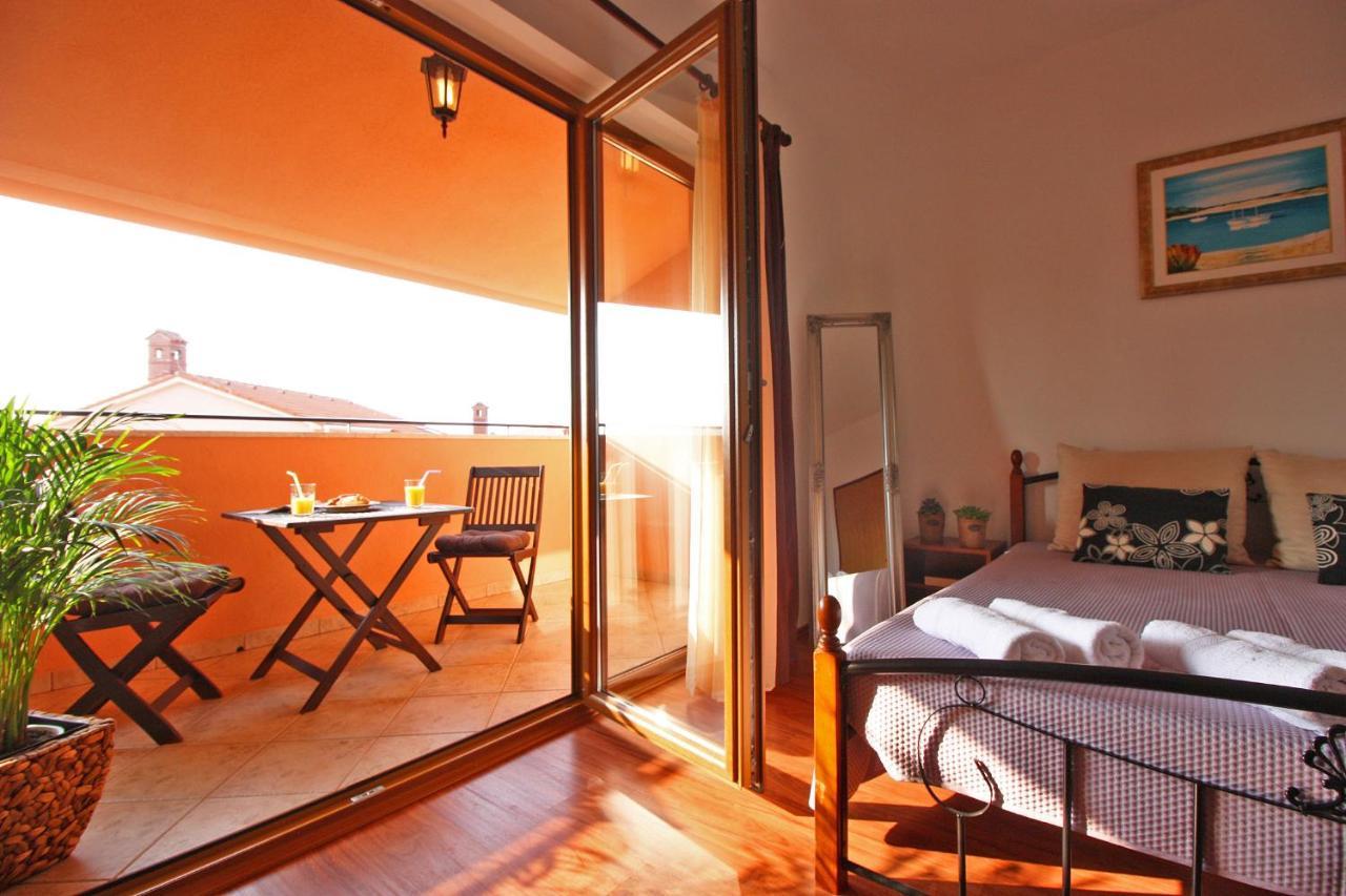 Brijunisol - 3 Apartments Top Position Near The Beautiful Beach Fazana Exterior photo