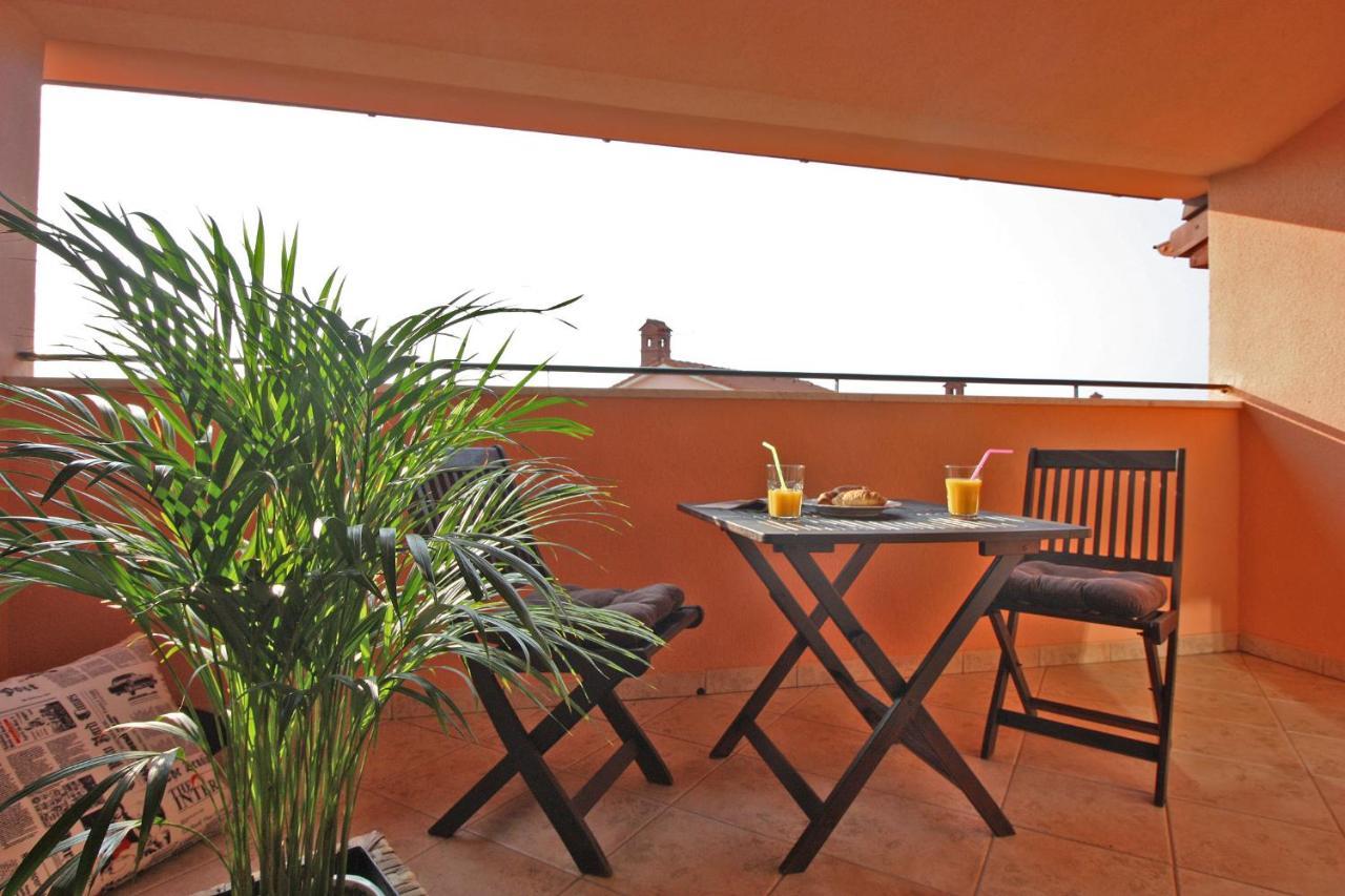 Brijunisol - 3 Apartments Top Position Near The Beautiful Beach Fazana Exterior photo