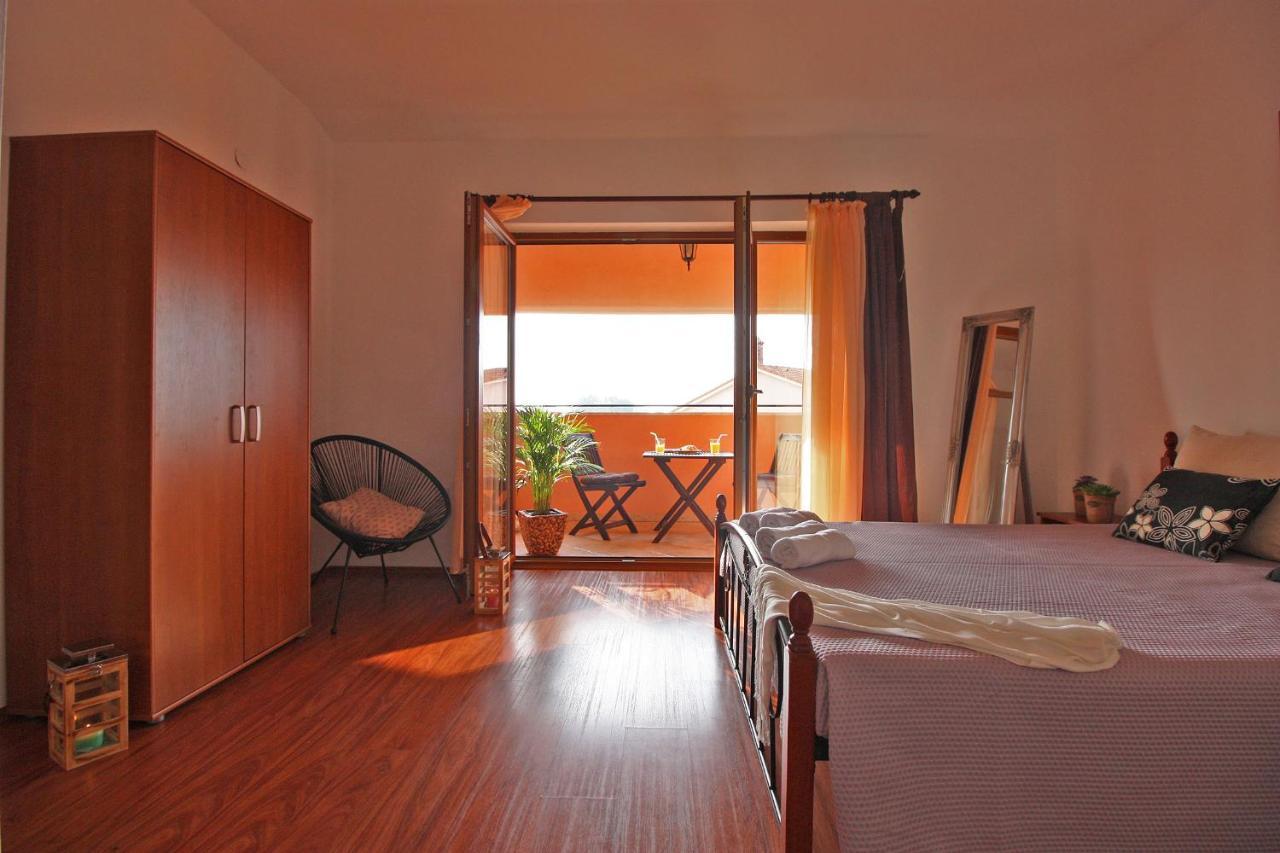 Brijunisol - 3 Apartments Top Position Near The Beautiful Beach Fazana Exterior photo