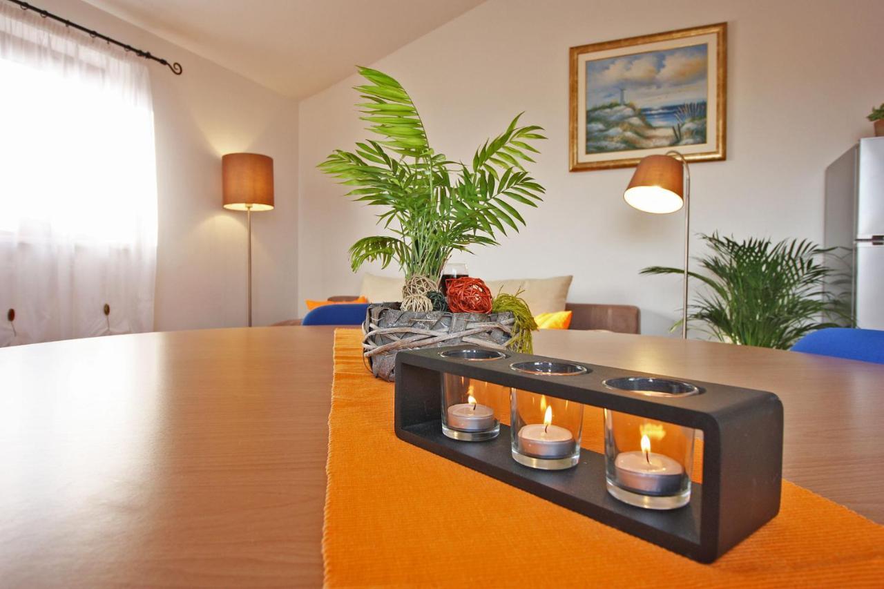 Brijunisol - 3 Apartments Top Position Near The Beautiful Beach Fazana Exterior photo