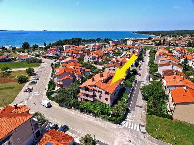 Brijunisol - 3 Apartments Top Position Near The Beautiful Beach Fazana Exterior photo